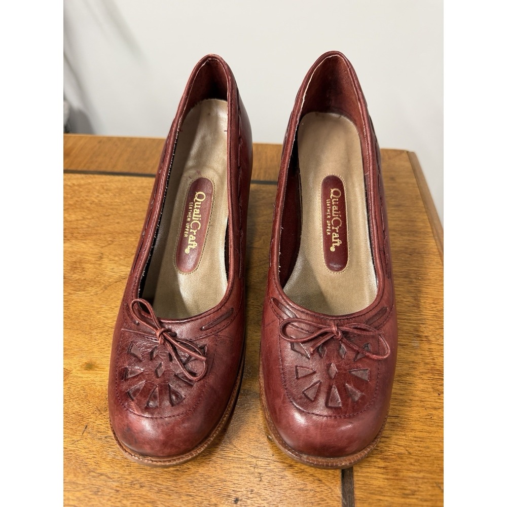 Vtg 70s Quali Craft 8 B Red Round Toe Perforated Leather Block heels‎ Loafer Bow